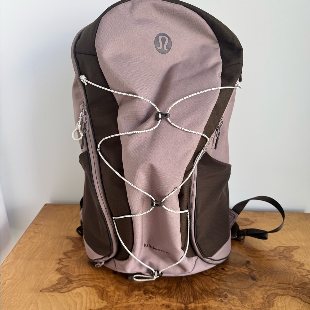 Lululemon Scuba Backpack 32L in Ashen Rose/Walnut Crunch/Light Ivory. New!